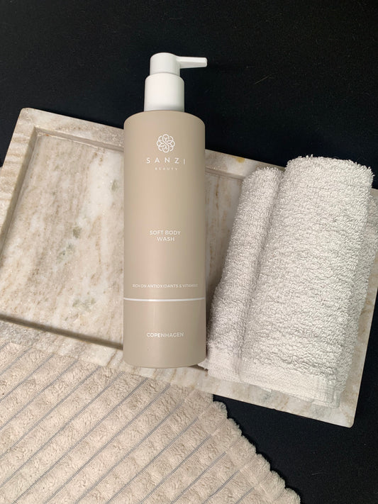 BODY WASH WITH VITAMIN E